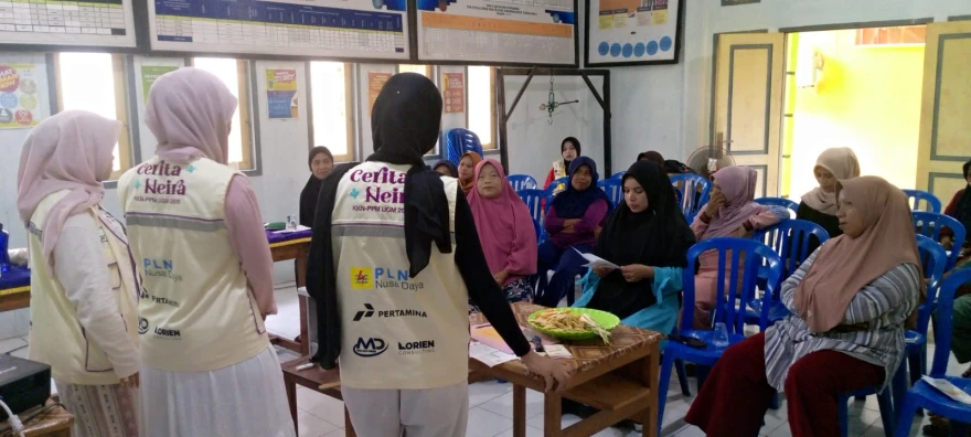 Dari Dapur Desa Menuju Peluang Usaha: Mahasiswi KKN-PPM UGM Cerita Neira Latih Ibu-Ibu Desa Tanah Rata Membuat Jamu Instan Herbal