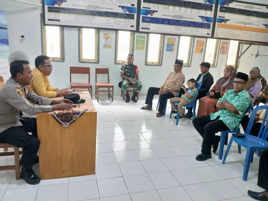 Kapolsek Banda Gelar Pertemuan Perdana dengan Masyarakat Tanah Rata, Tekankan Pentingnya Pemberantasan Miras dan Penguatan Kamtibmas
